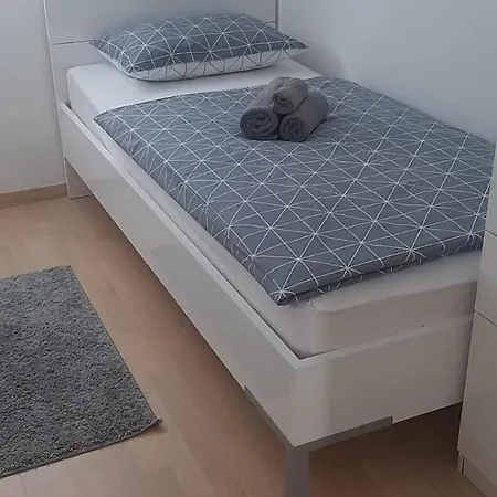 Apartment Teo Podstrana